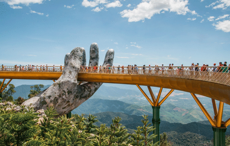 le-pont-d'or-a-danang-2