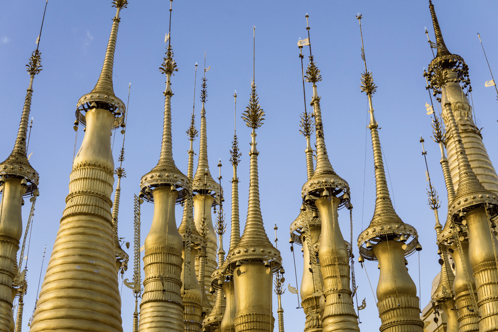 Stupas dorés - Voyage en Birmanie - Asia Novo Tours