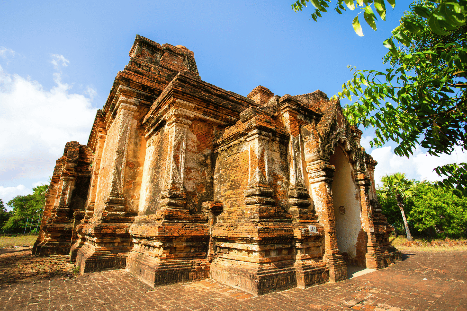 Temple de Gubyaukgyi - Voyage en Birmanie - Asia Novo Tours
