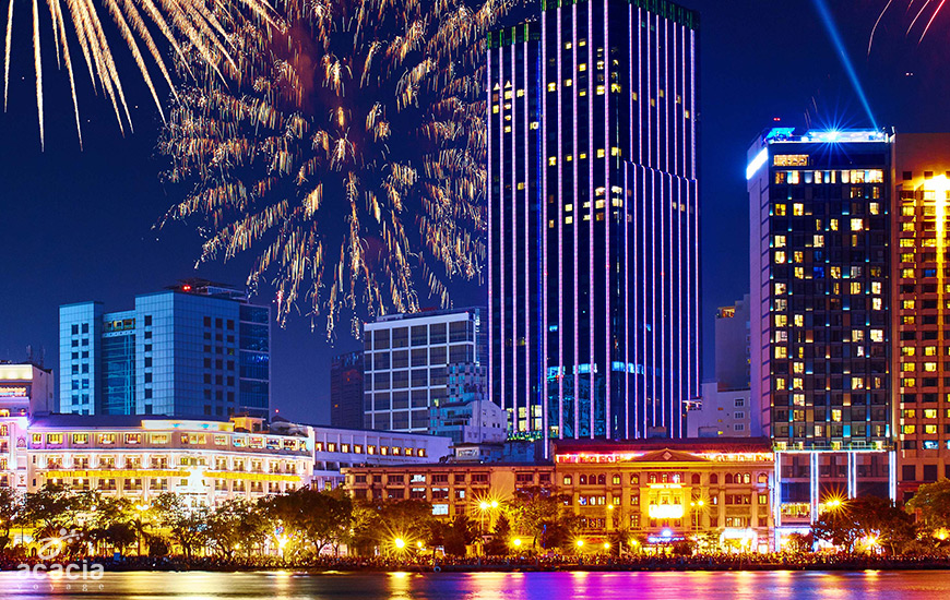 Feux d’artifice à Hô Chi Minh-Ville – Ciel illuminé – Asia Novo Tours