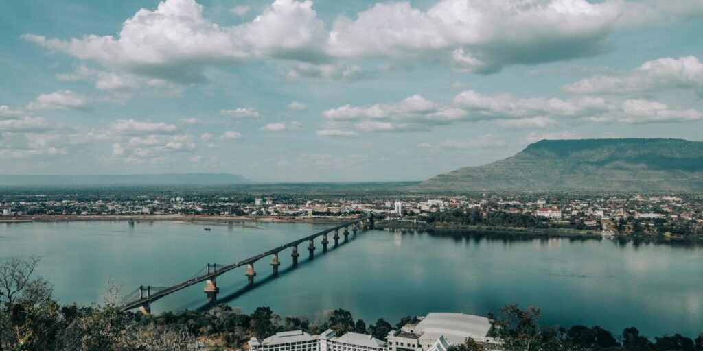 Que voir au Laos : Le Mékong est un grand fleuve et une source de vie des habitants au Laos