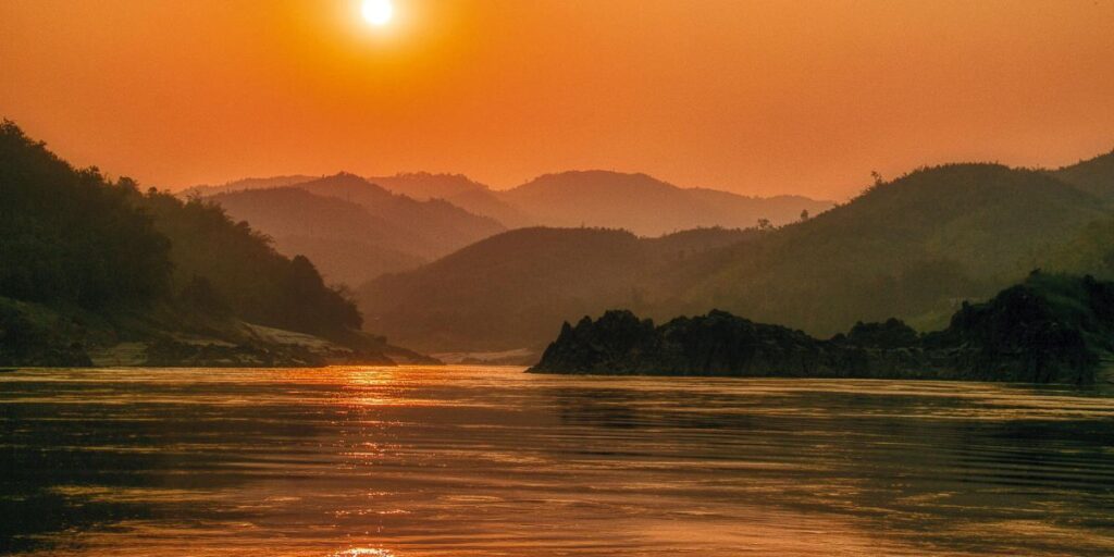 Que voir au Laos : Un village authentique niché au bord de la rivière Nam Ou