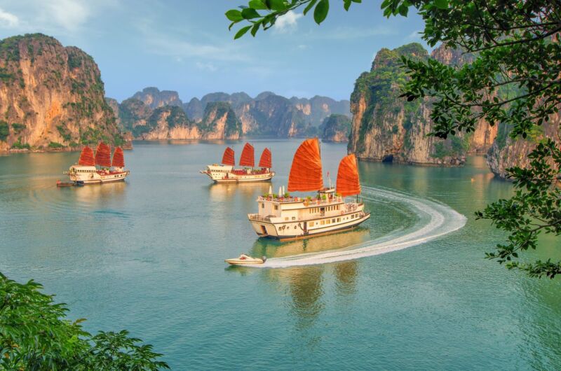 Baie d'Ha Long - Croisière luxueuse sur les eaux - Asia Novo Tours