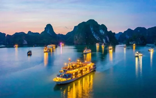 Baie d'Halong - Croisière de luxe - Asia Novo Tours