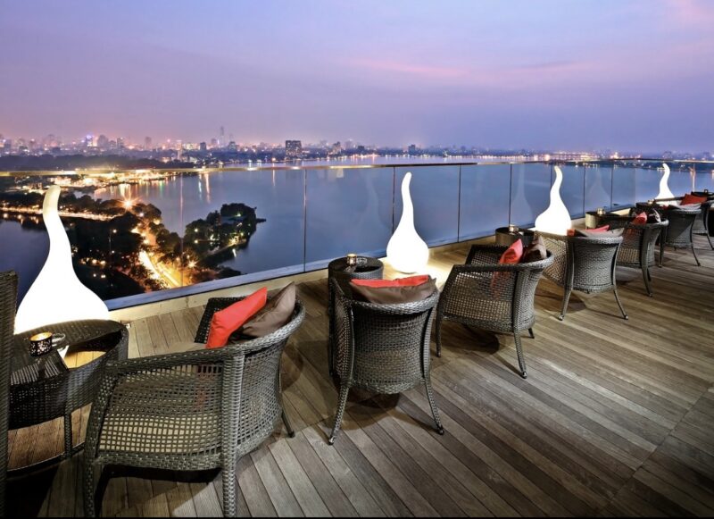 rooftop bar hanoi the summit