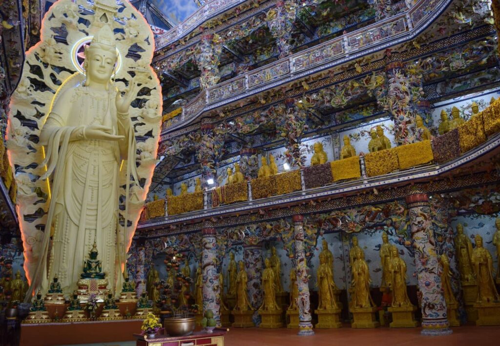 La folie des mosaïques de la pagode Linh Phước