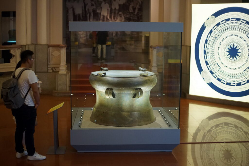 Le tambour de bronze Đông Sơn est le symbole de l’ingéniosité des anciens Vietnamiens et de la civilisation du riz inondé à l’époque des rois Hùng