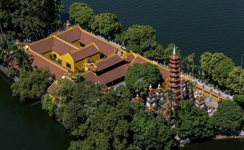 Pagode Trấn Quốc : ancien sanctuaire sacré millénaire au bord du lac de l’Ouest