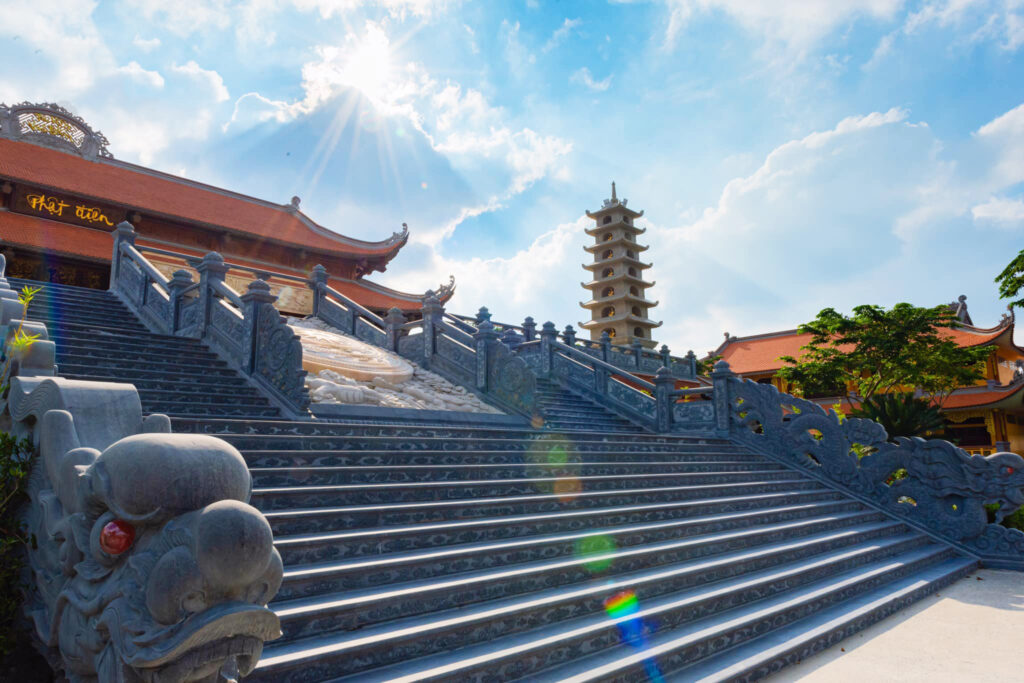 Pagode Vĩnh Nghiêm à Saïgon : Le plus haut stūpa en pierre du Vietnam