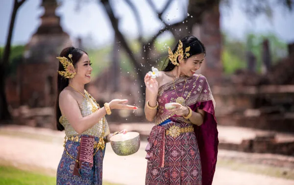 Filles Thailandais a Ayuthaya