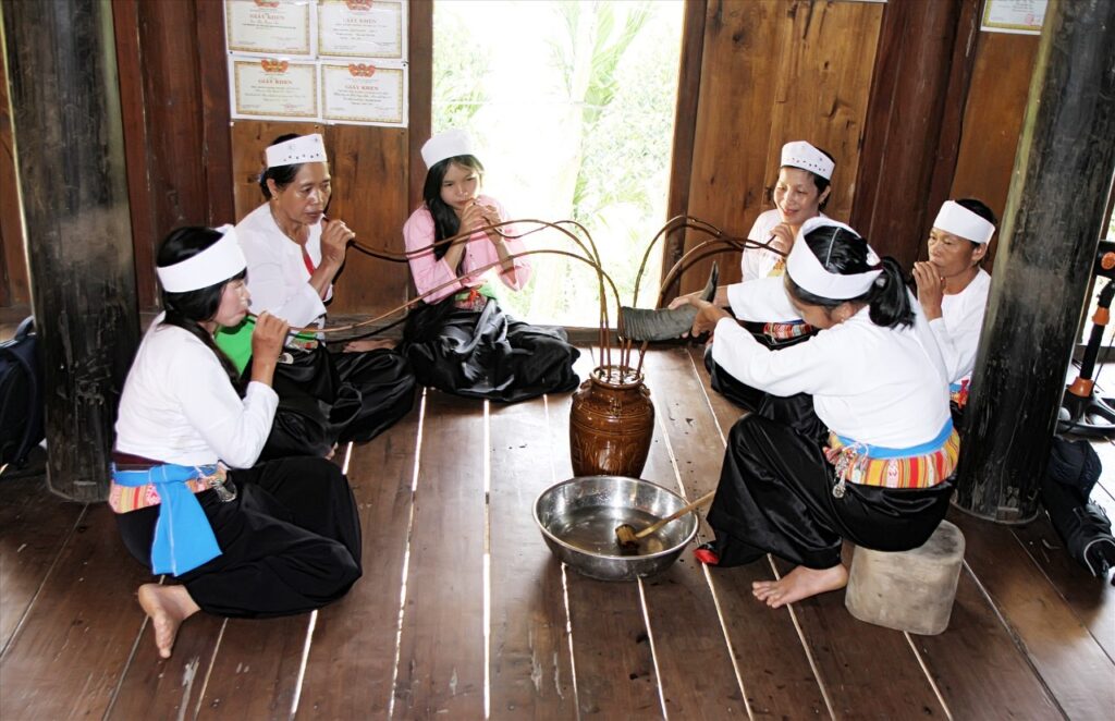 Rượu Cần – Spécialité des Hauts Plateaux du Centre