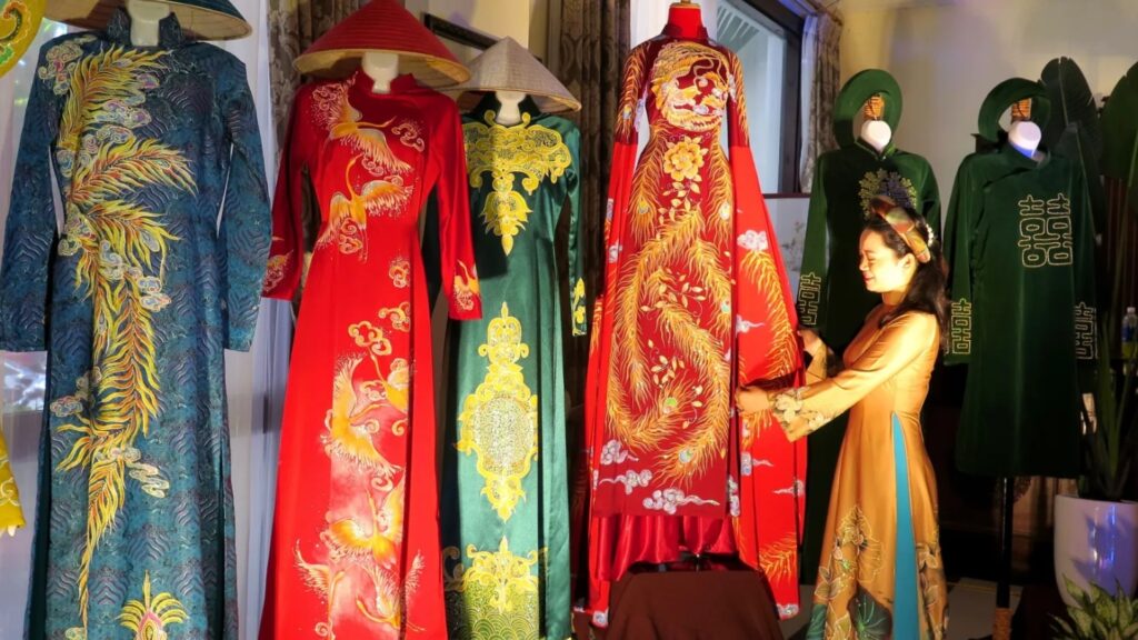 Le Ao dzai – la tunique traditionnelle des Viets