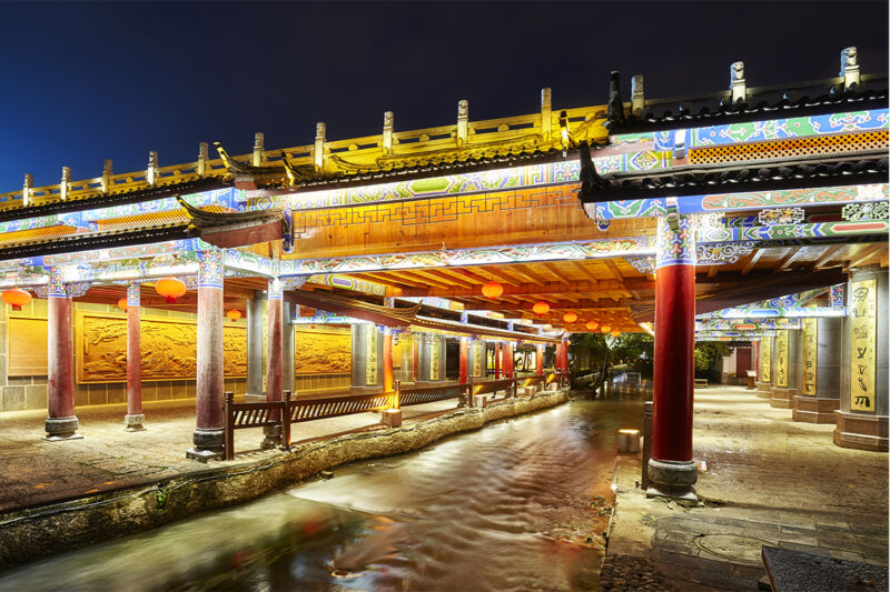 lijiang en soirée, voyages en chine sur mesure