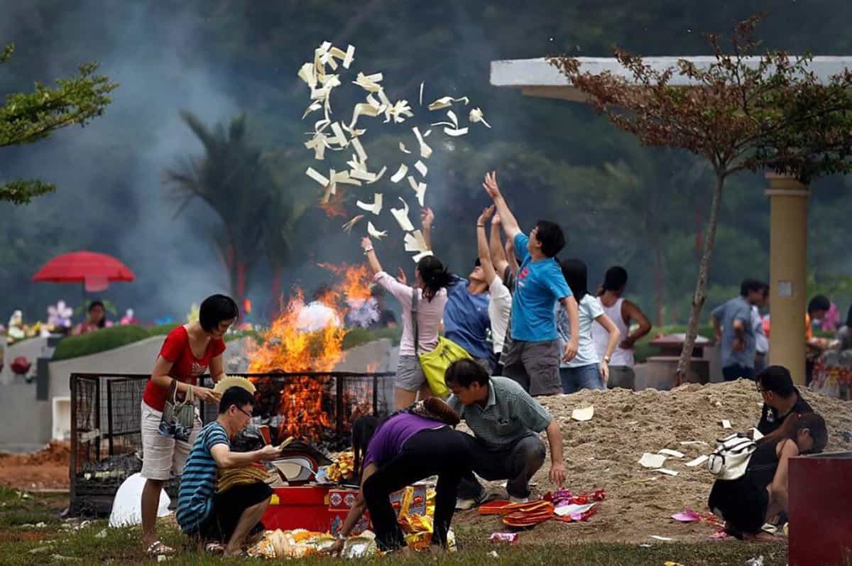La fête de Qingming est une célébration traditionnelle importante en Chine, qui exprime la valeur culturelle du respect et de la gratitude envers les ancêtres