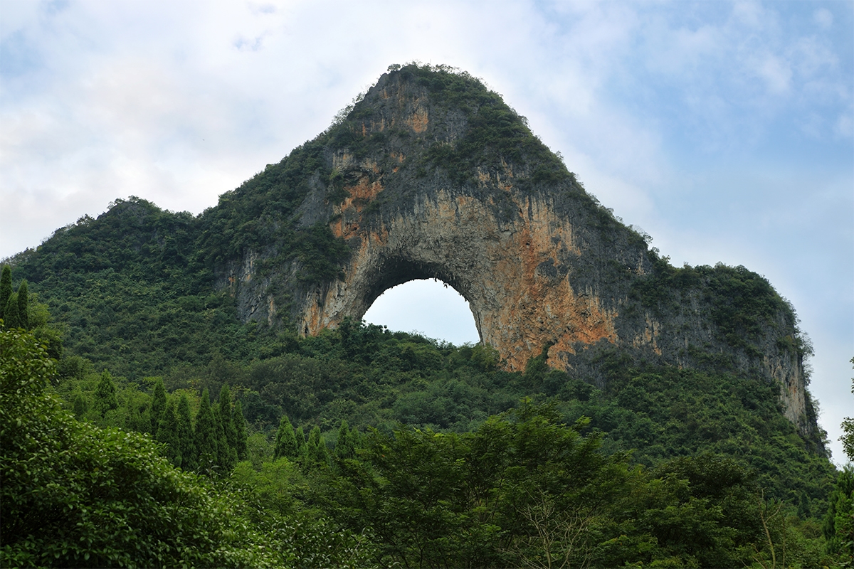 Colline de la Lune (Yangshuo) – Arche naturelle – Asia Novo Tours