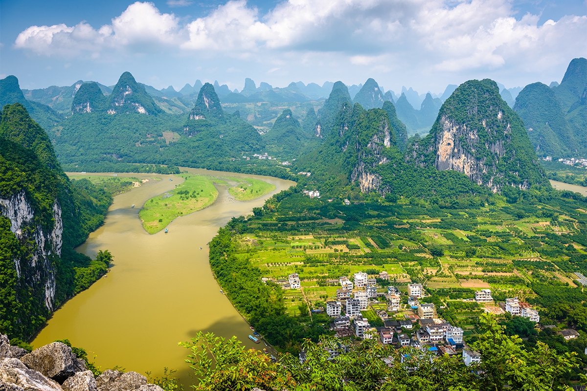 Montagnes karstiques sur la rivière Li (Guilin) – Paysage rural – Asia Novo Tours