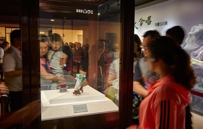 "La pierre en forme de viande braisée" et "le chou en jadéite", trésors conservés depuis des siècles au Musée national du Palais